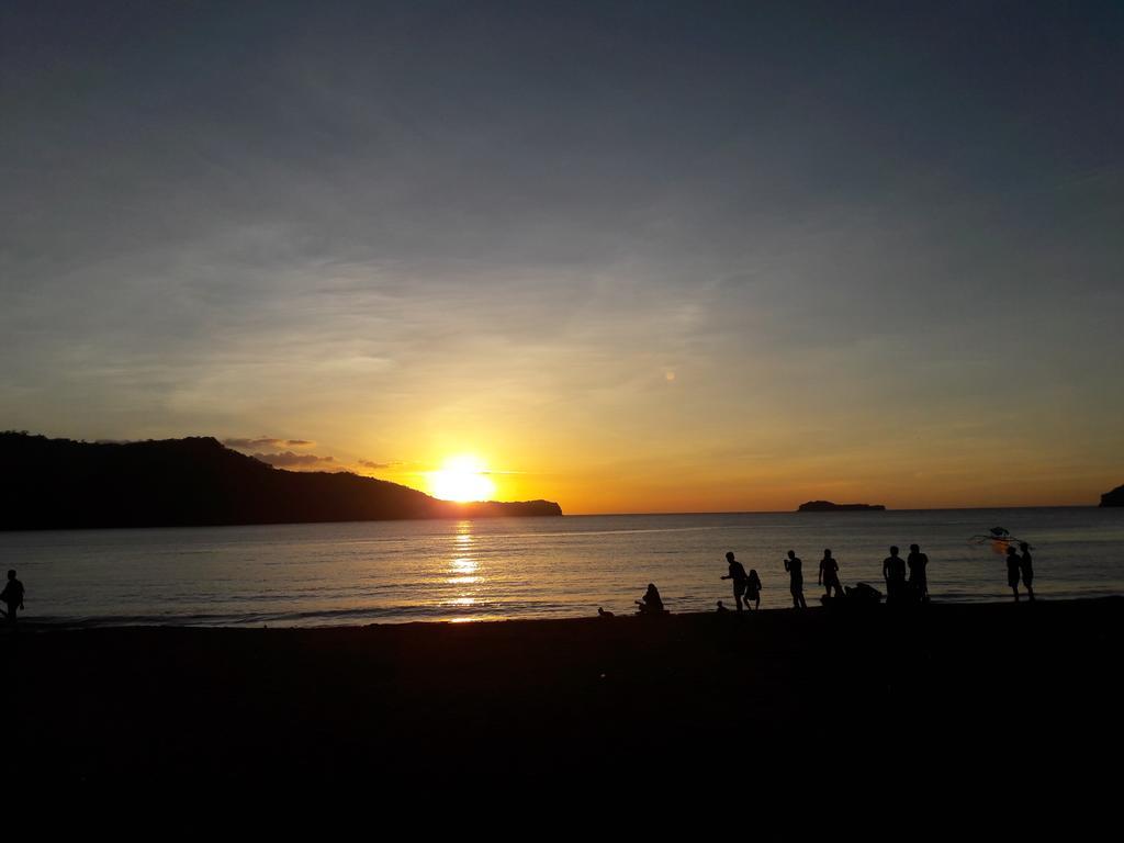 Sand Bar Beach Resort Nasugbu Exterior foto